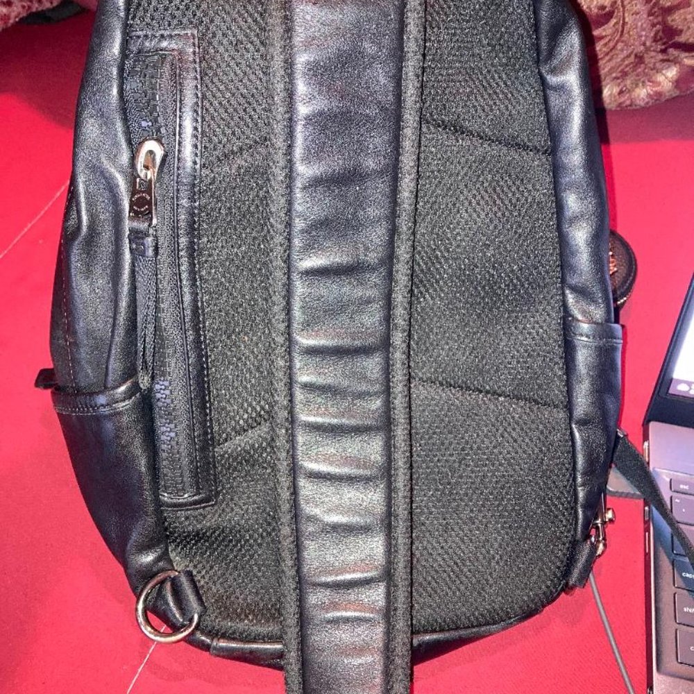 men all leather coach backpack - Picture 3 of 4